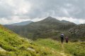 101 Abstieg mit Blick zum Fruehmesser und Wildkogel